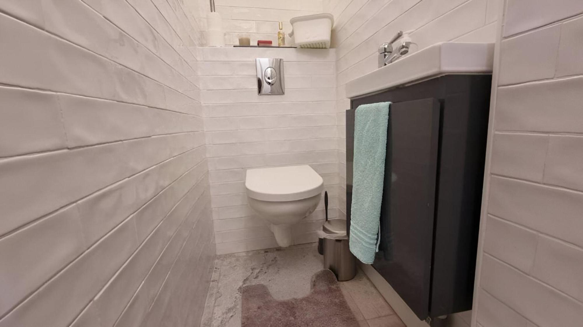Echauguette, Et Toilette Privee Maison Partagee Avec La Proprietaire Six-Fours-les-Plages